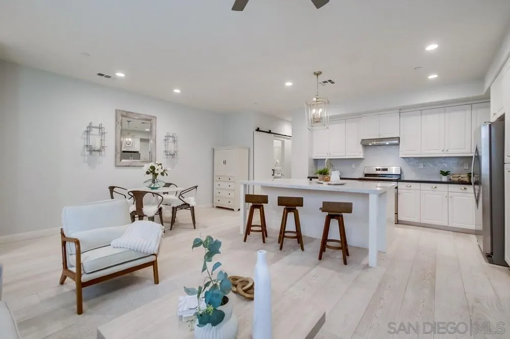 Photo #5: 250000452 Listing 