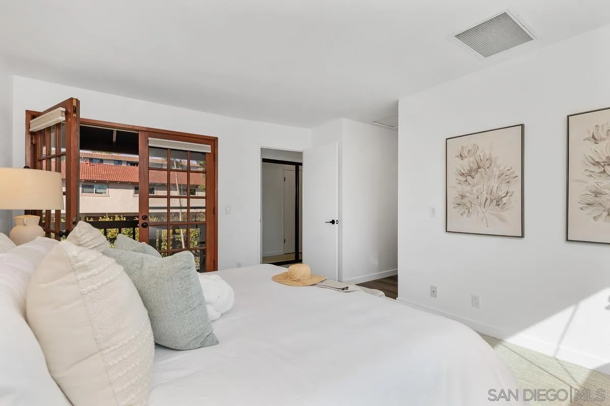 Photo #4: 250000480 Listing 