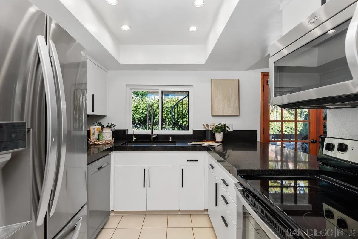 Photo #3: 250000480 Listing 