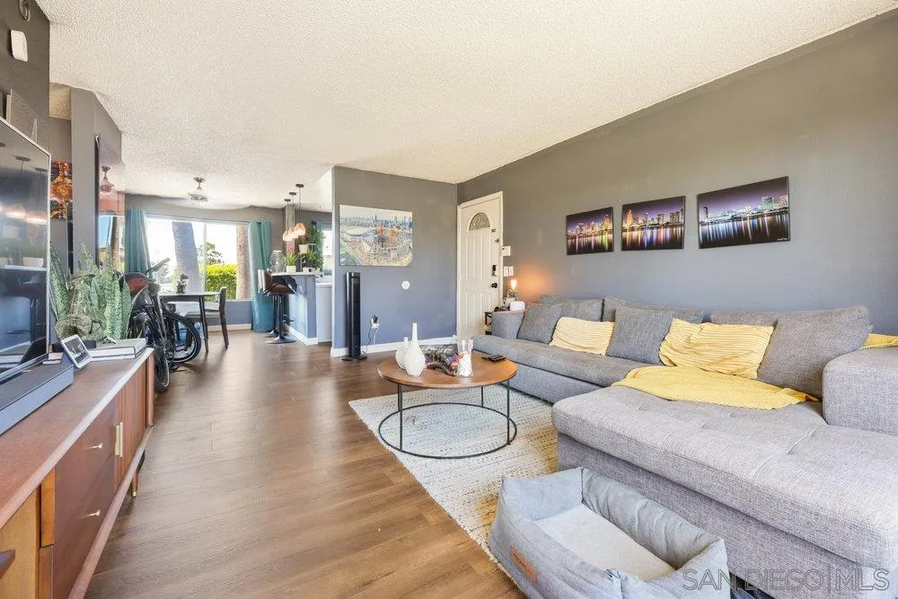 Photo #3: 250000482 Listing 