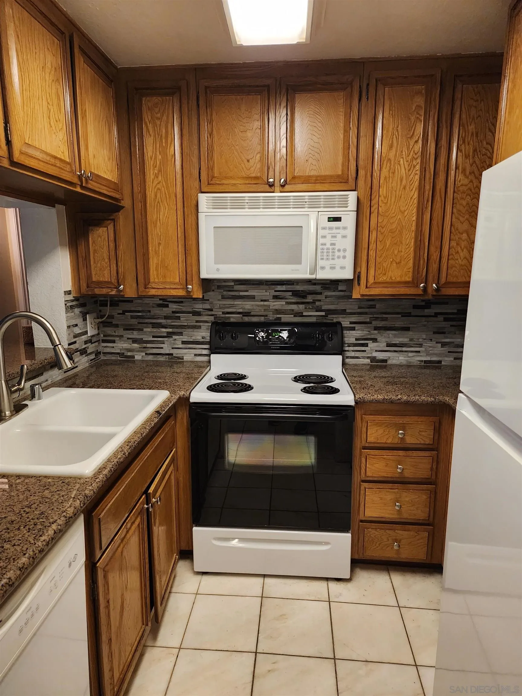 Photo #4: 250000510 Listing 