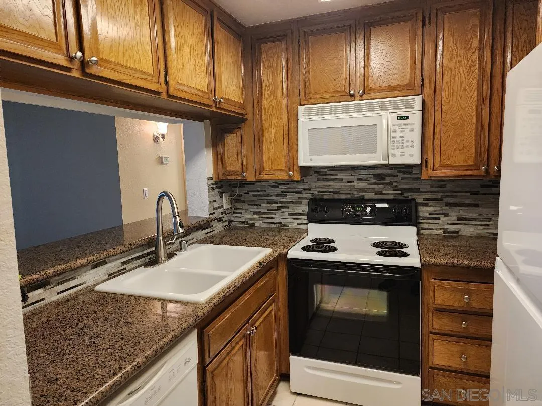 Photo #14: 250000510 Listing: Photo #14