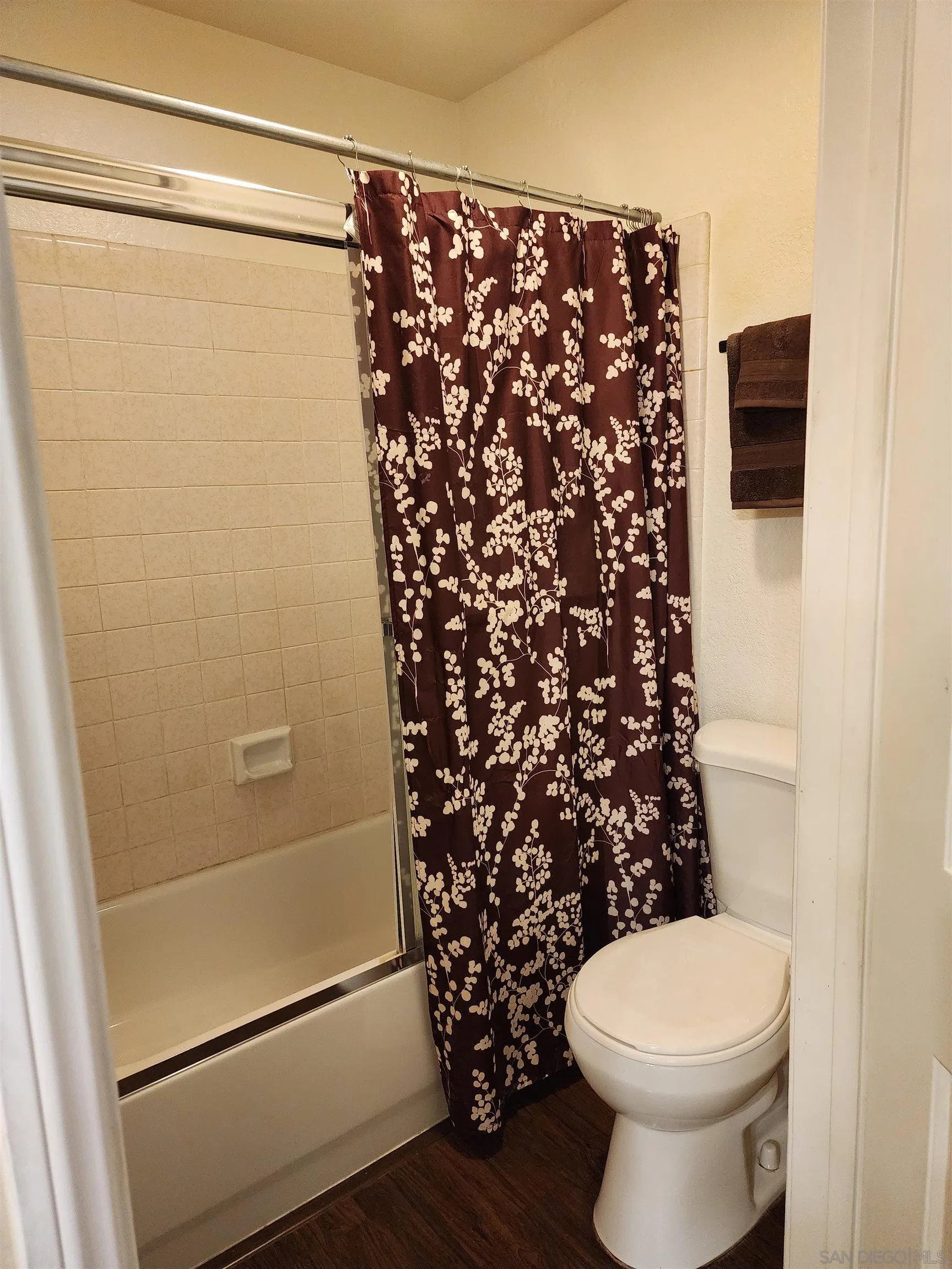 Photo #15: 250000510 Listing: Photo #15