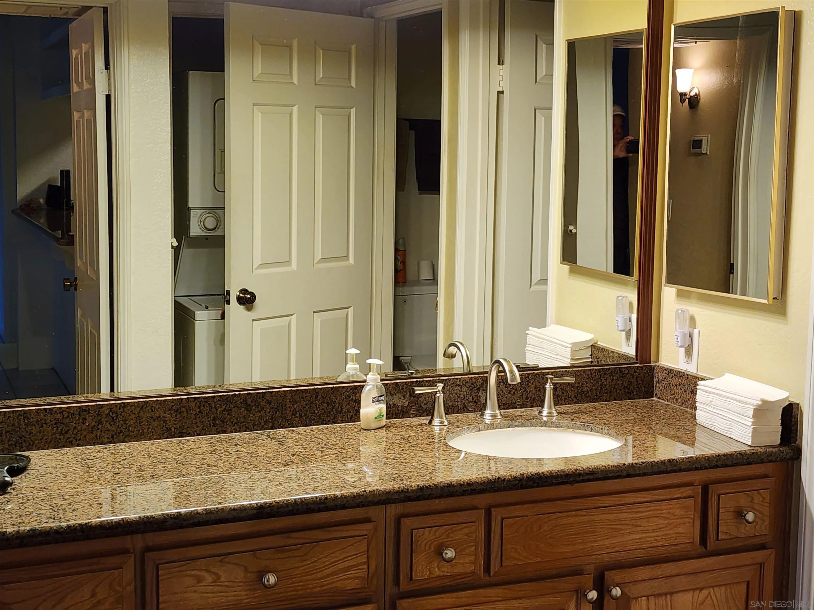 Photo #8: 250000510 Listing: Photo #8