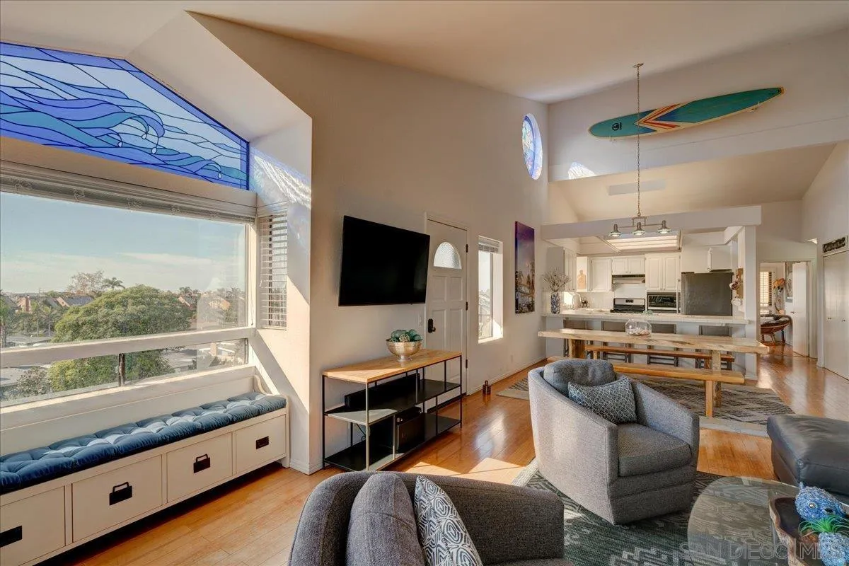 Photo #2: 250000573 Listing 