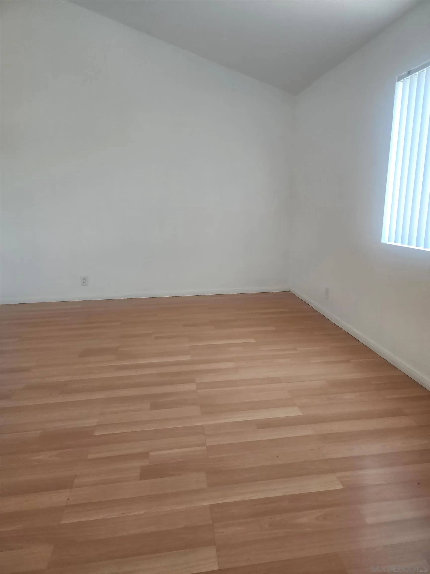 Photo #8: 250000620 Listing: Photo #8