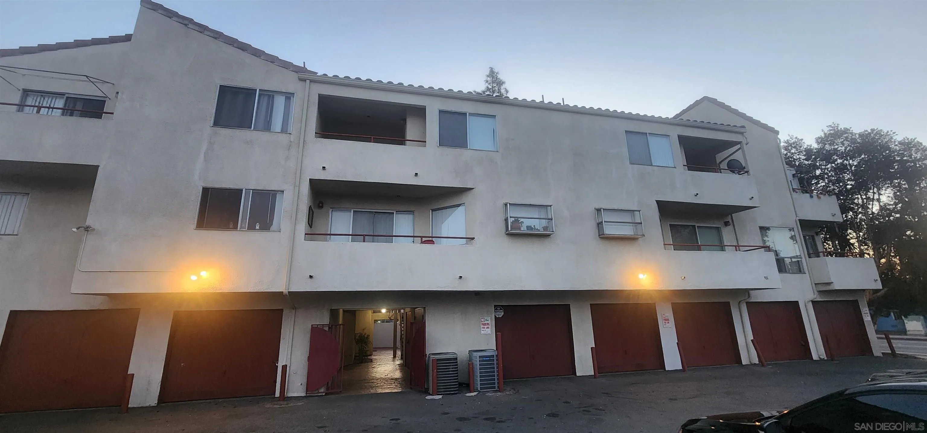 More Details about MLS # 250000620 : 390 E MADISON AVE #H UNIT H