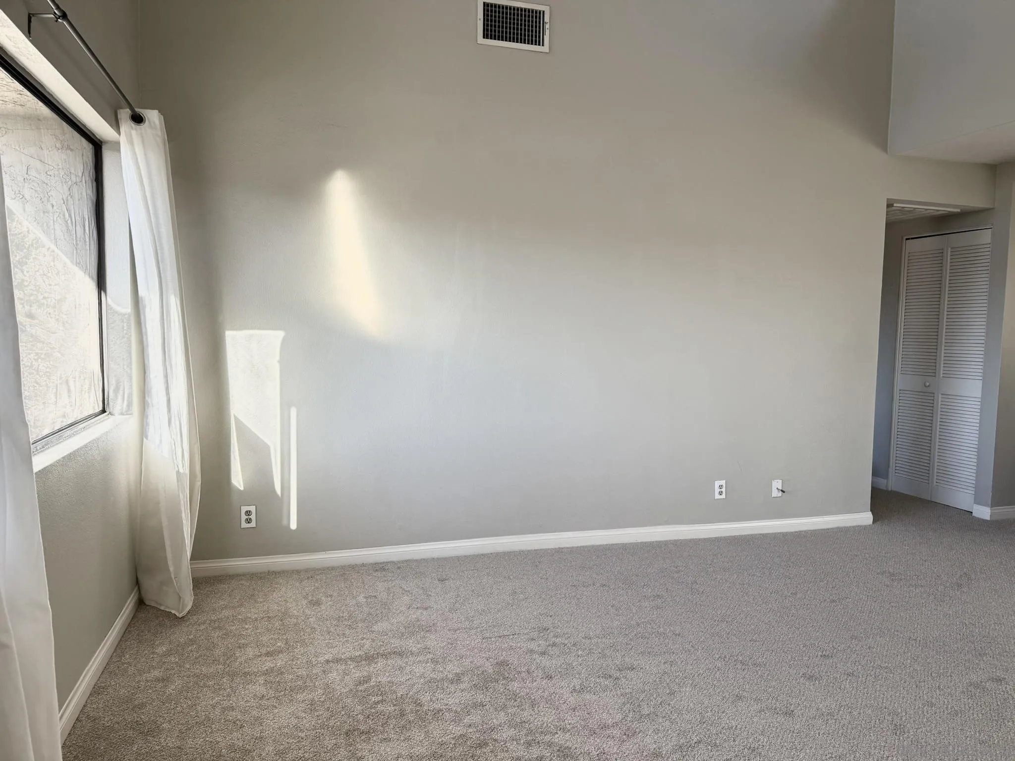 Photo #3: 250000680 Listing 