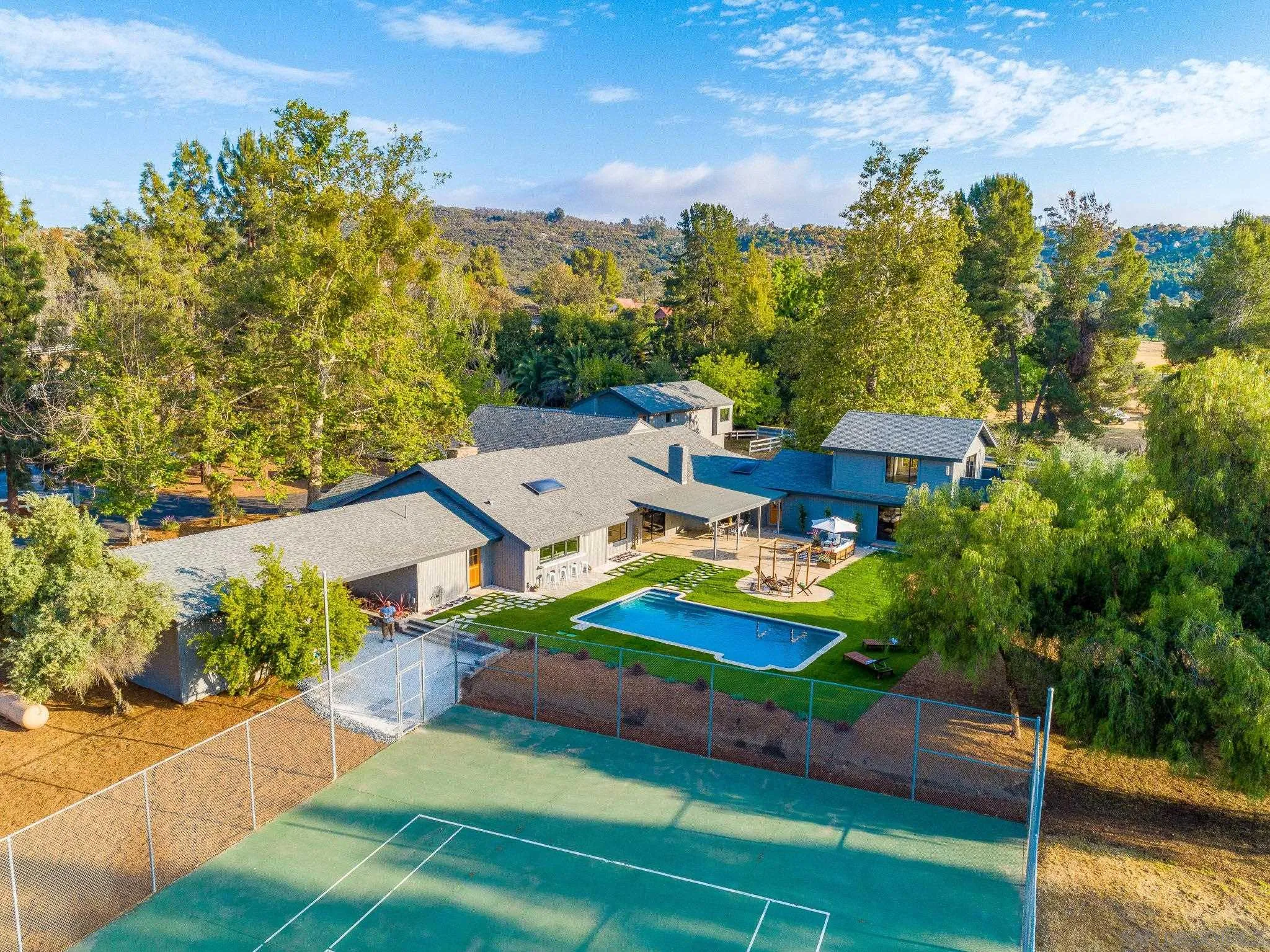 https://cdn.realtyfeed.com/cdn/127/250000702/5cc2d89fc837b03bb3c80c85cdfe8b3f.webp
