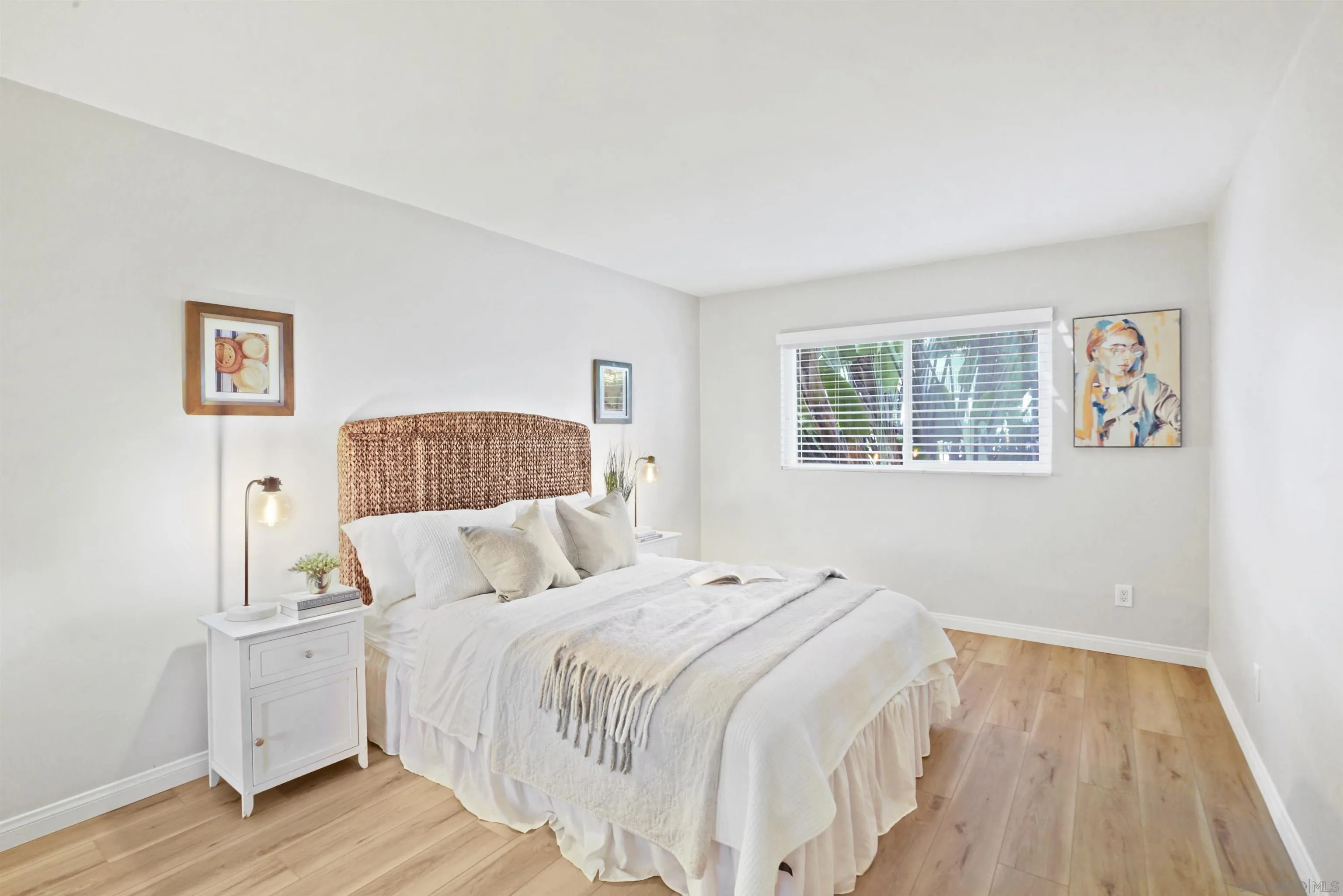 Photo #3: 250000790 Listing 