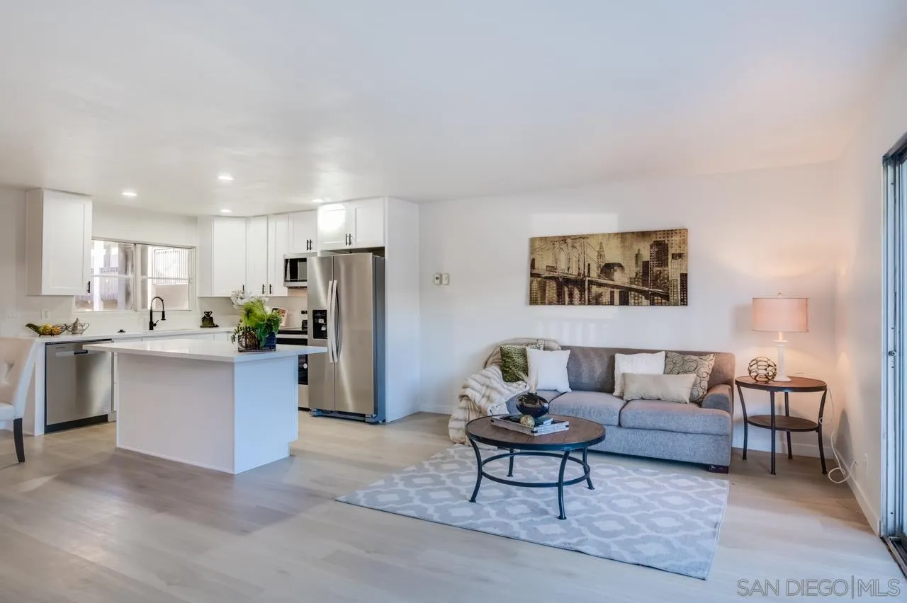 Photo #2: 250000800 Listing 