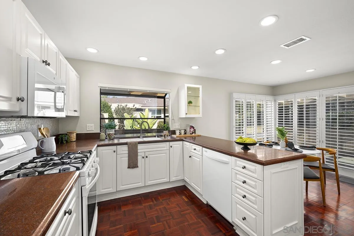 Photo #2: 250000826 Listing 