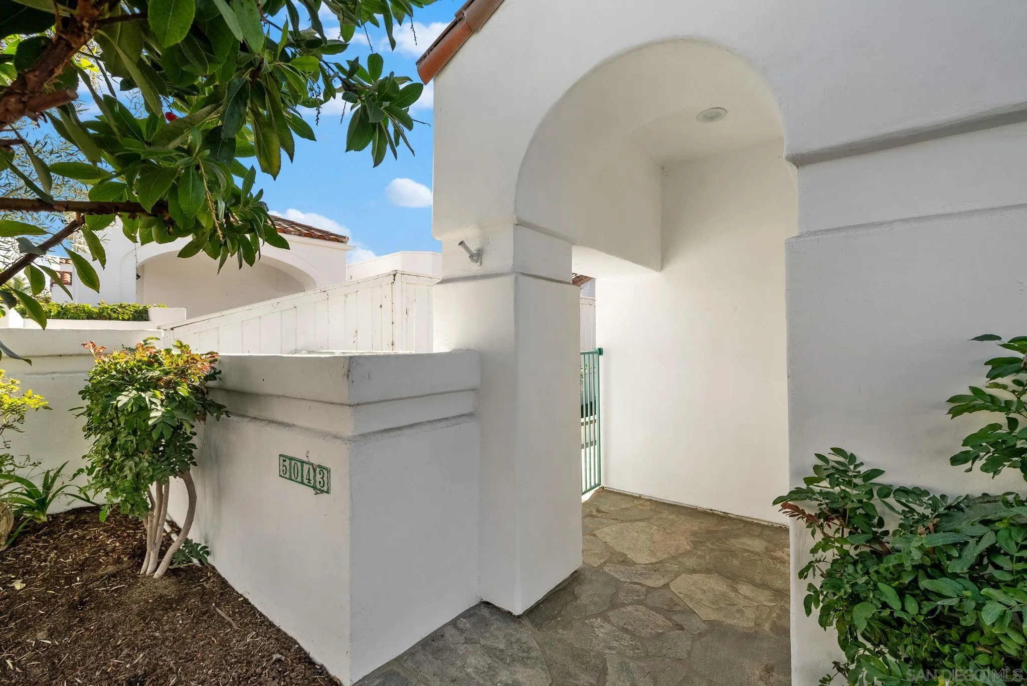Photo #3: 250000851 Listing 