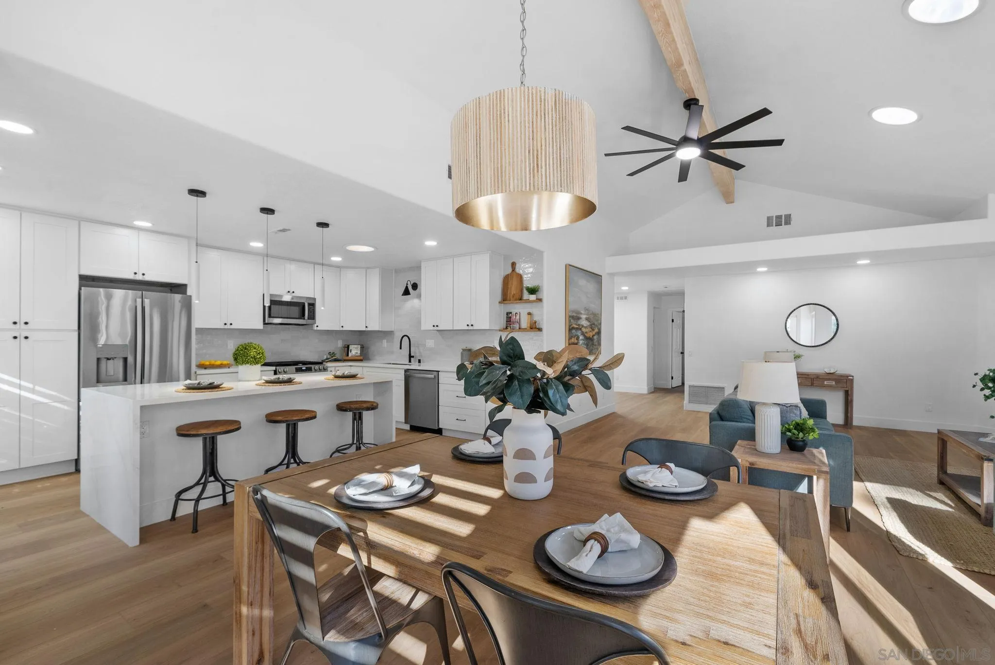Photo #5: 250000851 Listing 