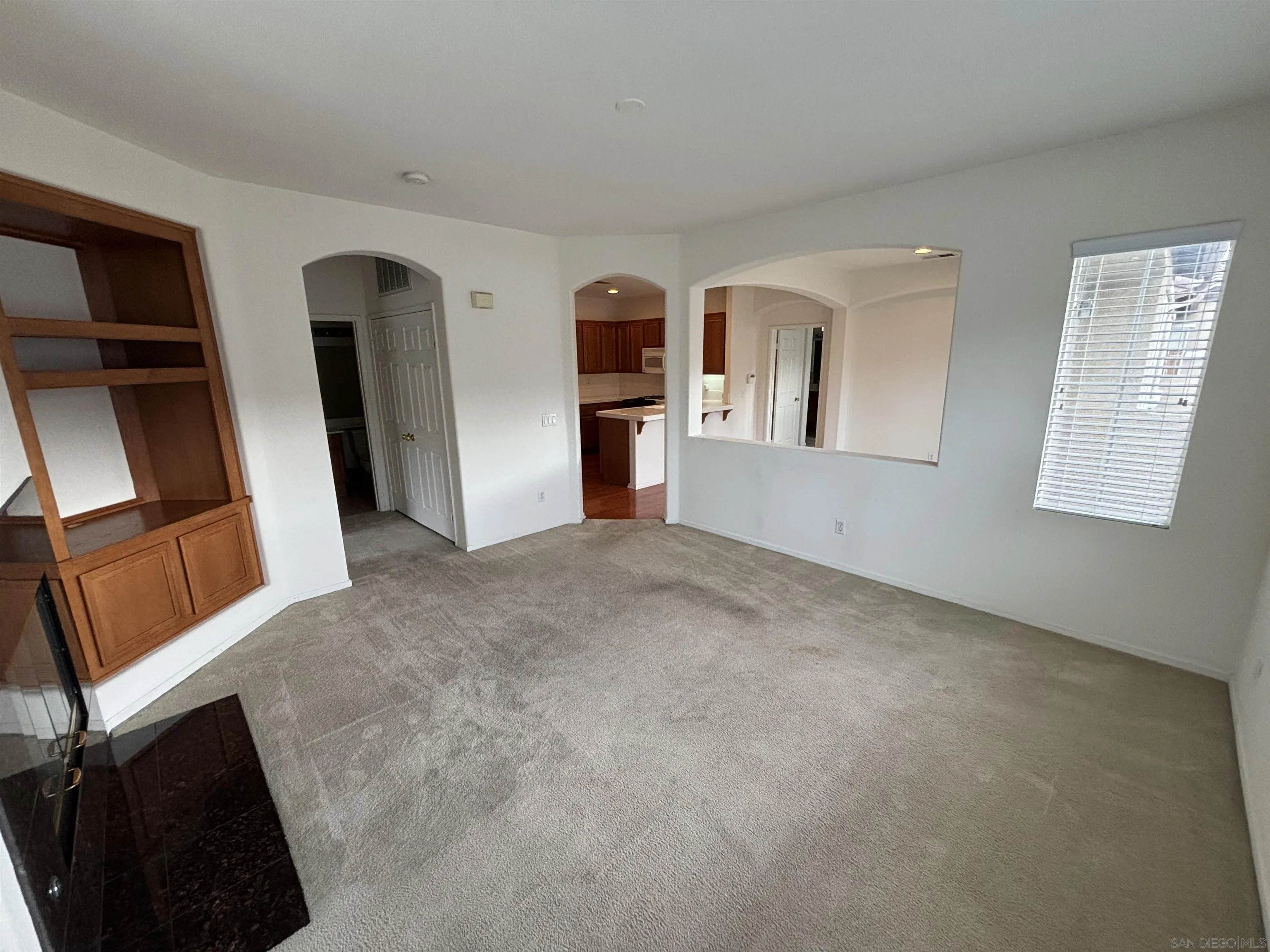 Photo #2: 250000913 Listing 
