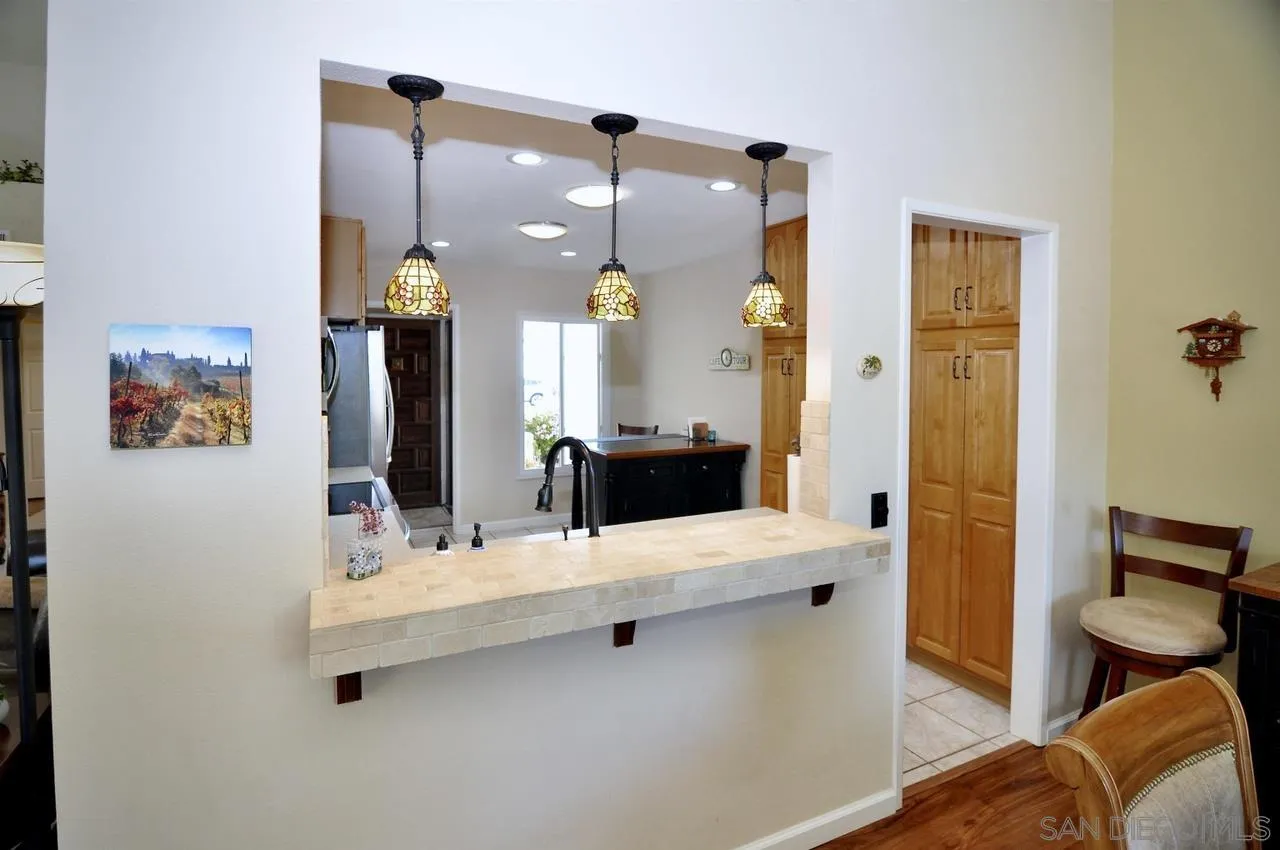https://cdn.realtyfeed.com/cdn/127/250000949/e733841e69a80a6b2ac4b6368ac2d959.webp