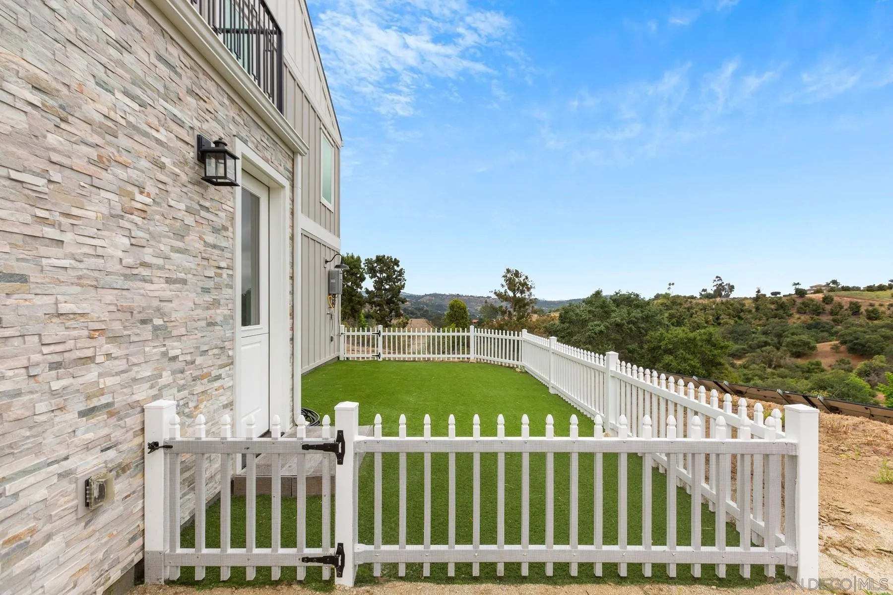 https://cdn.realtyfeed.com/cdn/127/250000994/15c3fd8ff1fb8f89d6e5599f2c79d6f3.webp