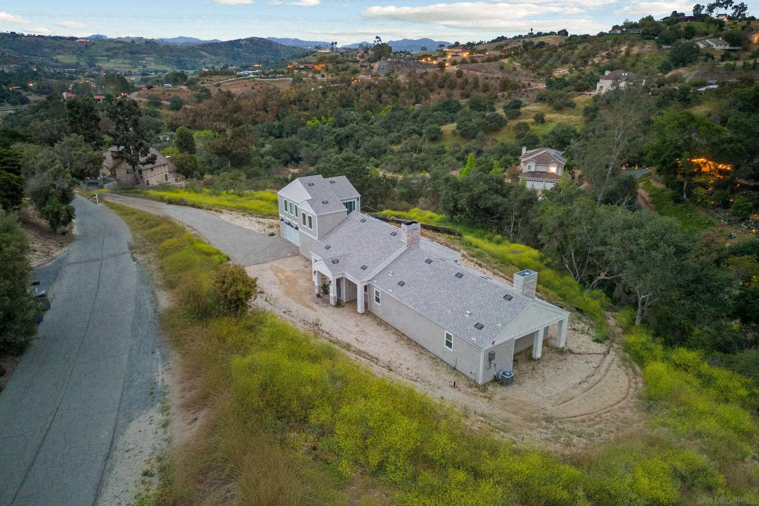 https://cdn.realtyfeed.com/cdn/127/250000994/1b8646ae08cbc31b2e3abefb24fd29bf.webp