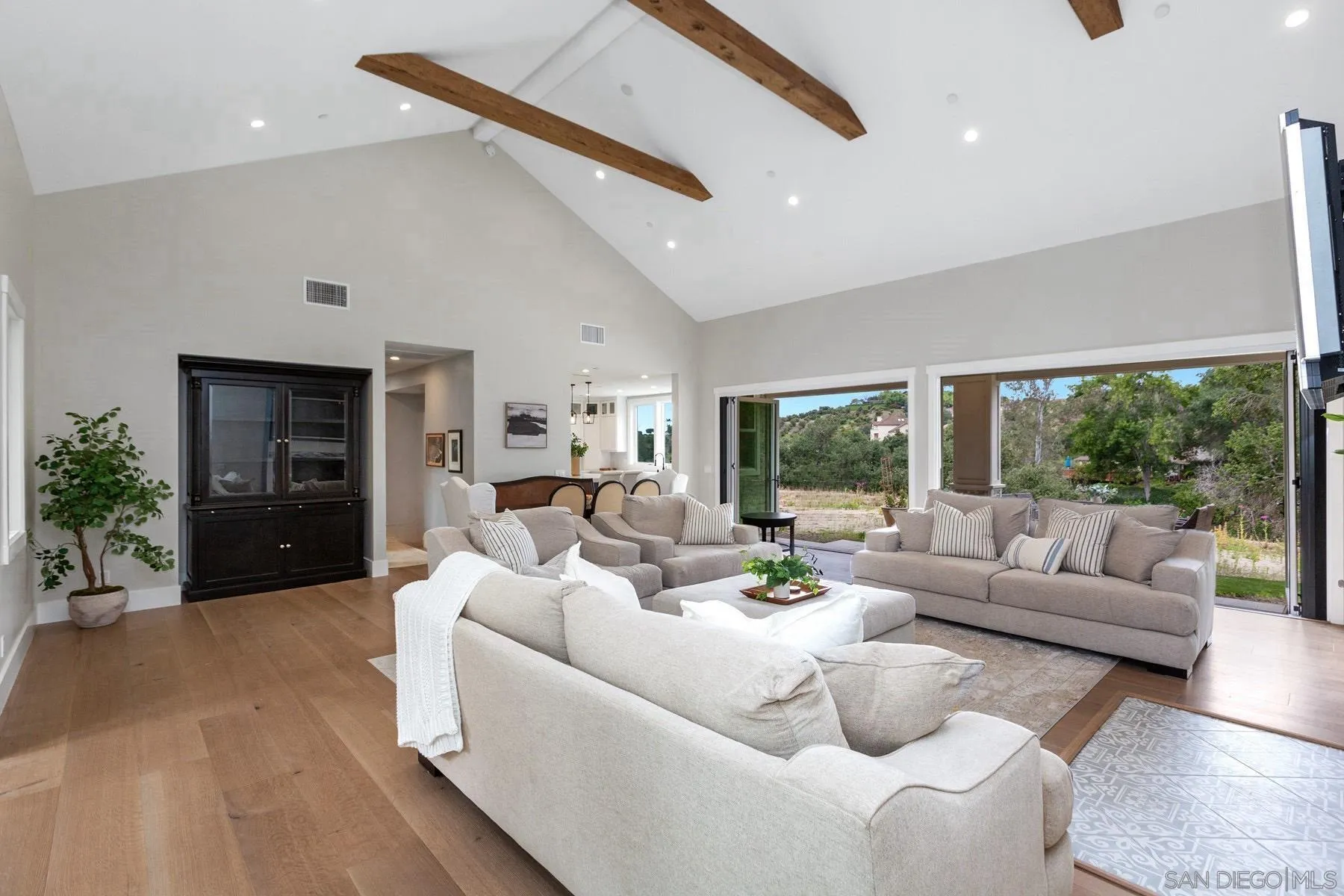 https://cdn.realtyfeed.com/cdn/127/250000994/3b2e88f20e50d1153bf8c1f5c5ee02fb.webp