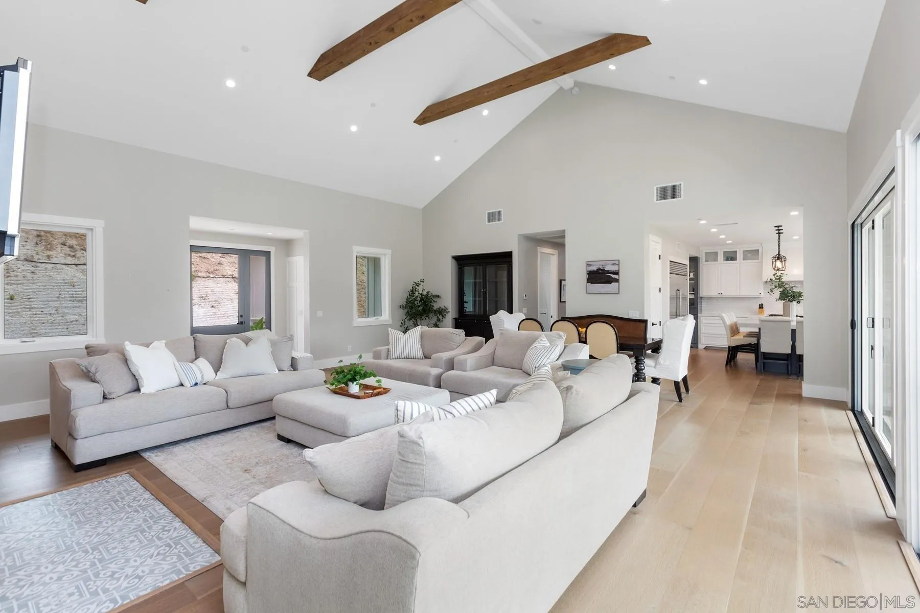 https://cdn.realtyfeed.com/cdn/127/250000994/3d7cd6b52caa91725f8985525ff32edd.webp