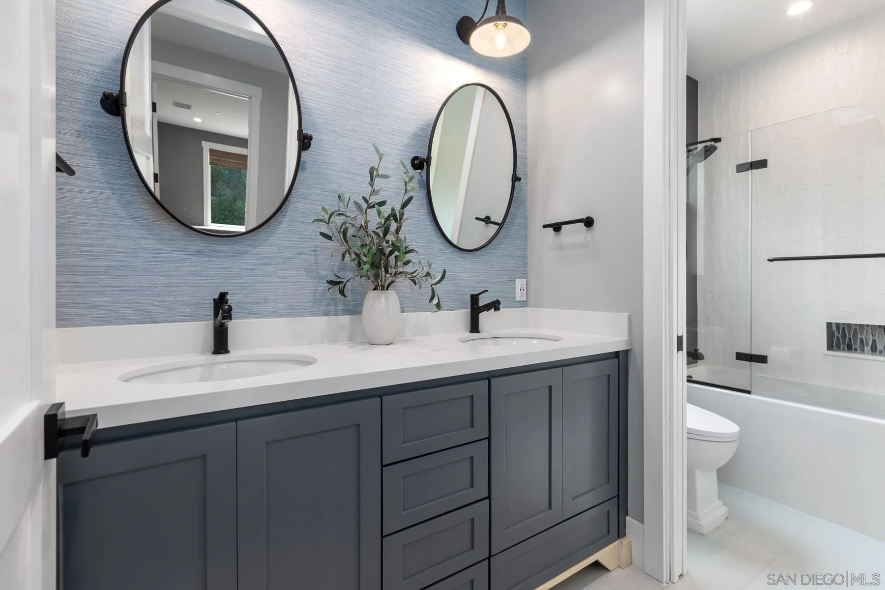 https://cdn.realtyfeed.com/cdn/127/250000994/5d74e8846b75350e2b5f6f70a0496bf7.webp