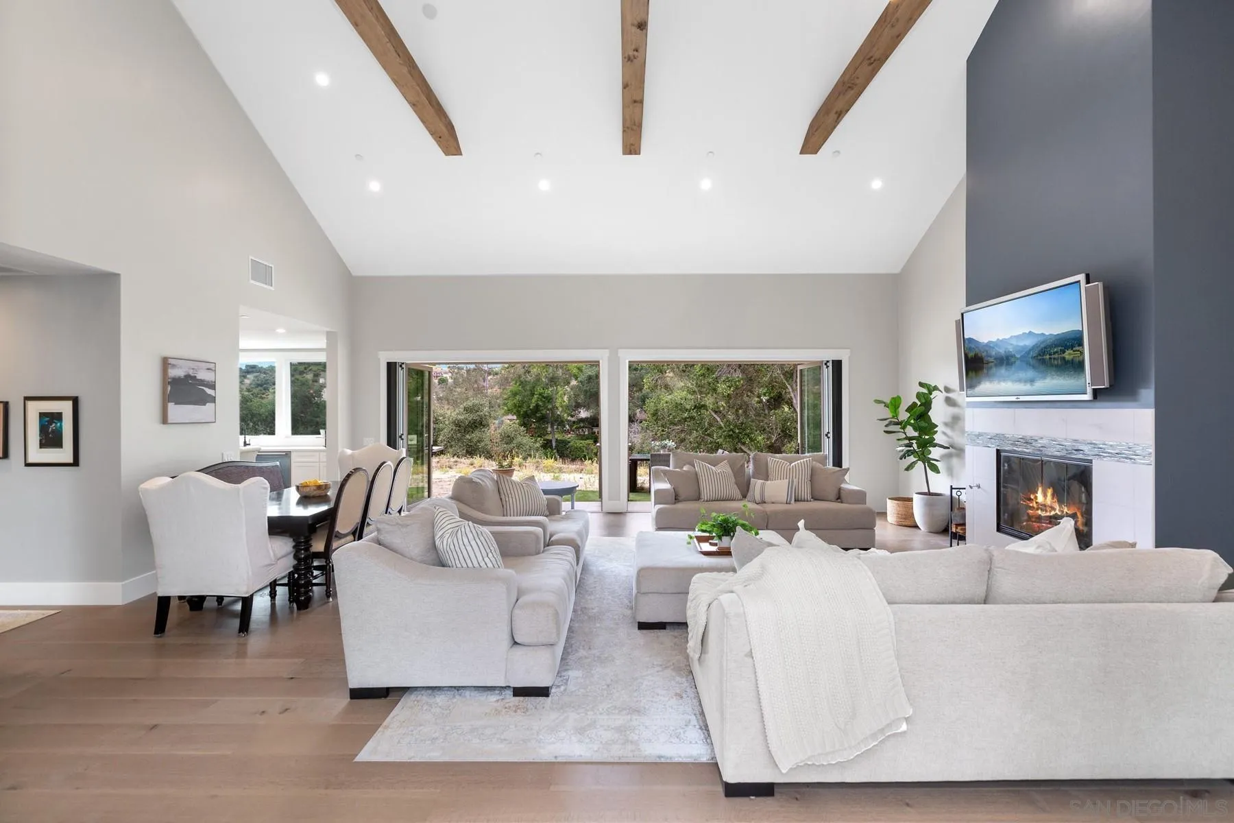https://cdn.realtyfeed.com/cdn/127/250000994/92021e21b9db956ab59d38abc2e47f16.webp