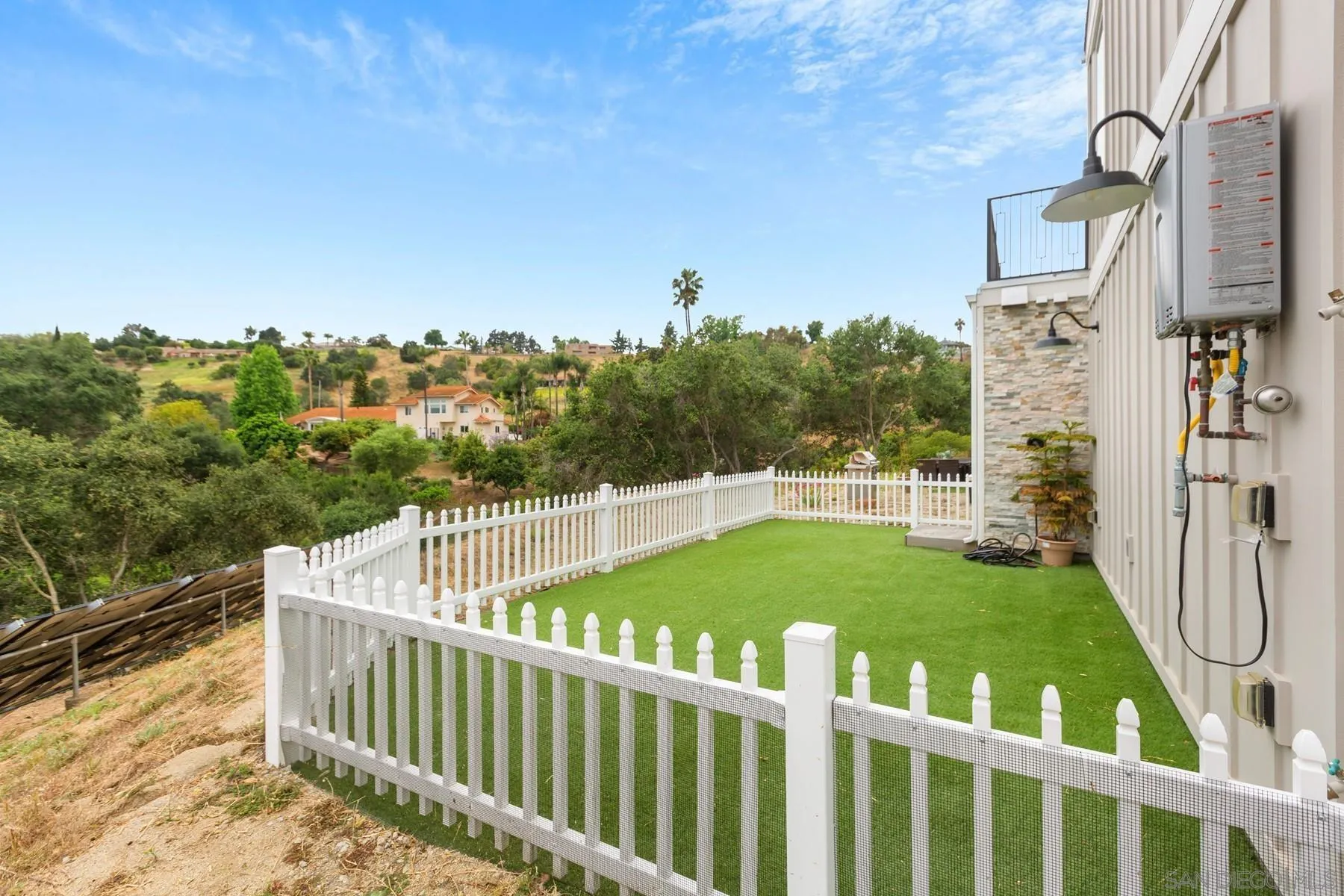 https://cdn.realtyfeed.com/cdn/127/250000994/9b4b07ff6cac0e4696d0528d3de40bc3.webp