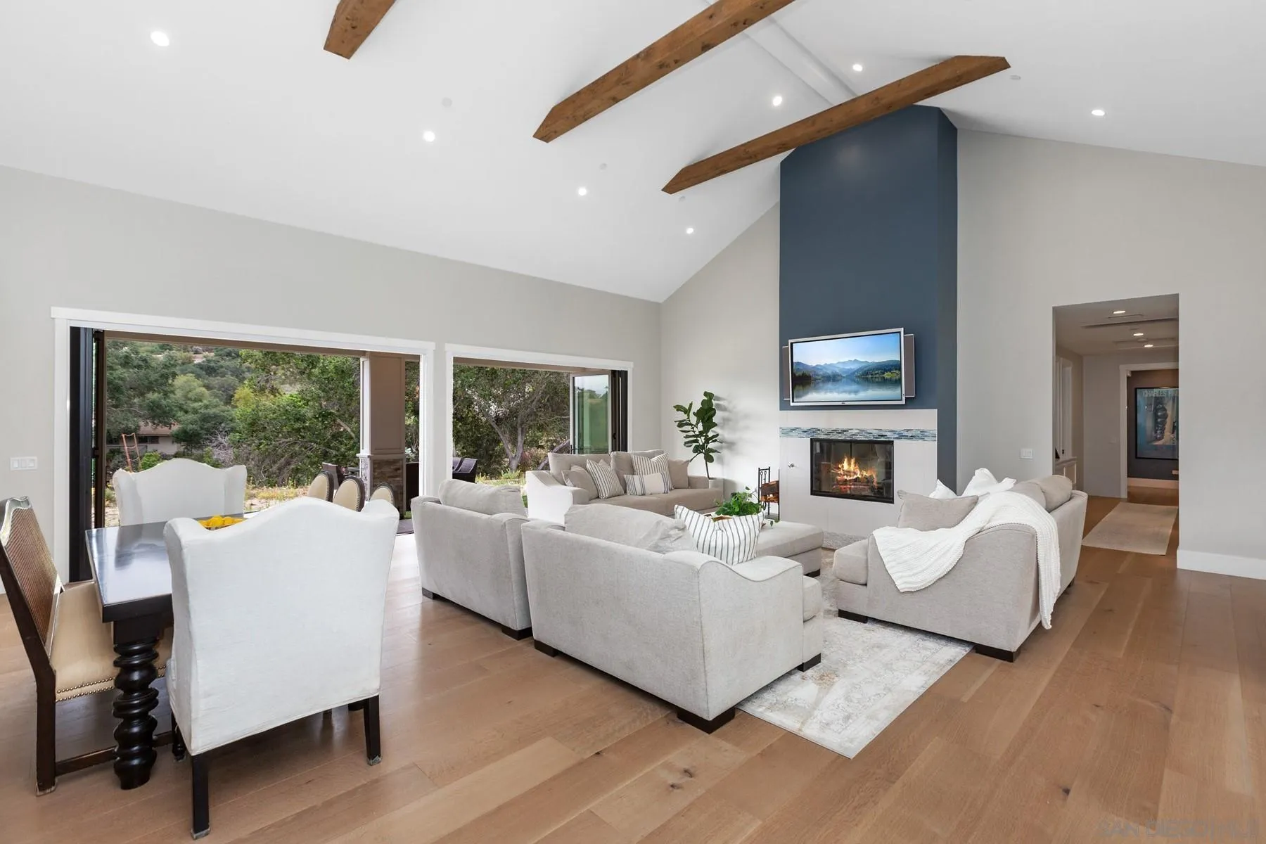 https://cdn.realtyfeed.com/cdn/127/250000994/ca6dca0f5594ee7b709859da56354d60.webp