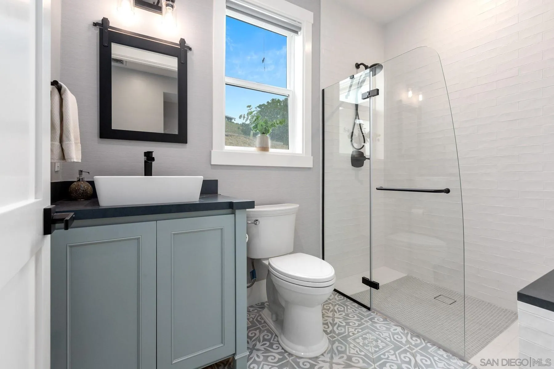 https://cdn.realtyfeed.com/cdn/127/250000994/dd7400afa90fae770f49e9ab301ead95.webp