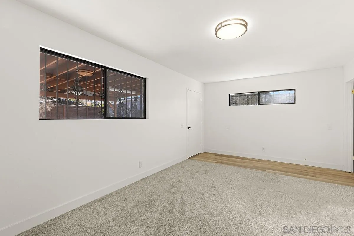 https://cdn.realtyfeed.com/cdn/127/250001002/0682dad296f90e977a6ec6f996bd1af6.webp