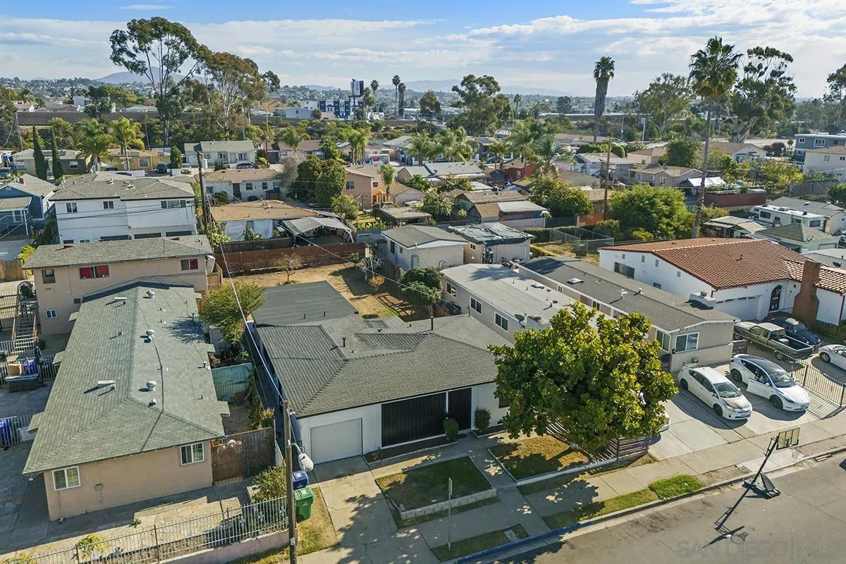 https://cdn.realtyfeed.com/cdn/127/250001002/2a96b5999a3bbd27486347dc7d83b11e.webp