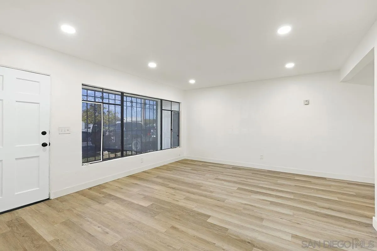 https://cdn.realtyfeed.com/cdn/127/250001002/9acfb1d994f58d720f63bd998ccebe55.webp