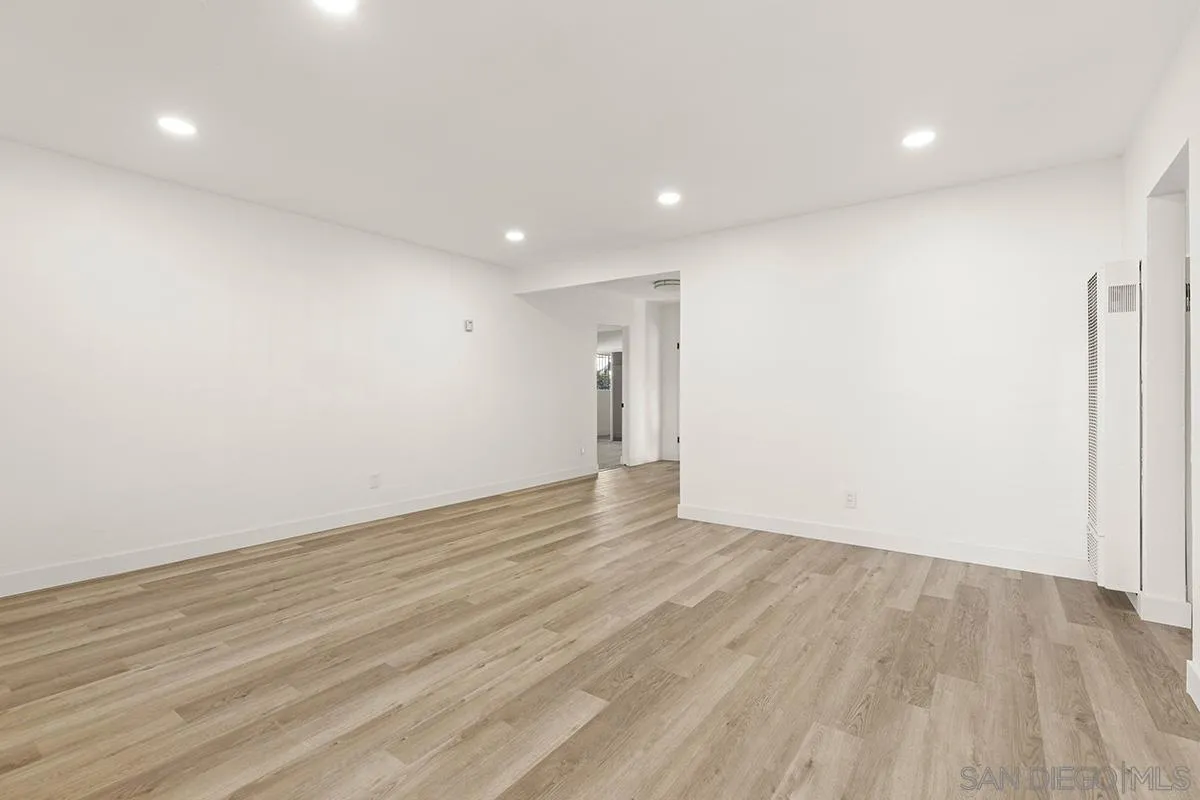 https://cdn.realtyfeed.com/cdn/127/250001002/c3f5dc6e82035451da526a323fda9a88.webp