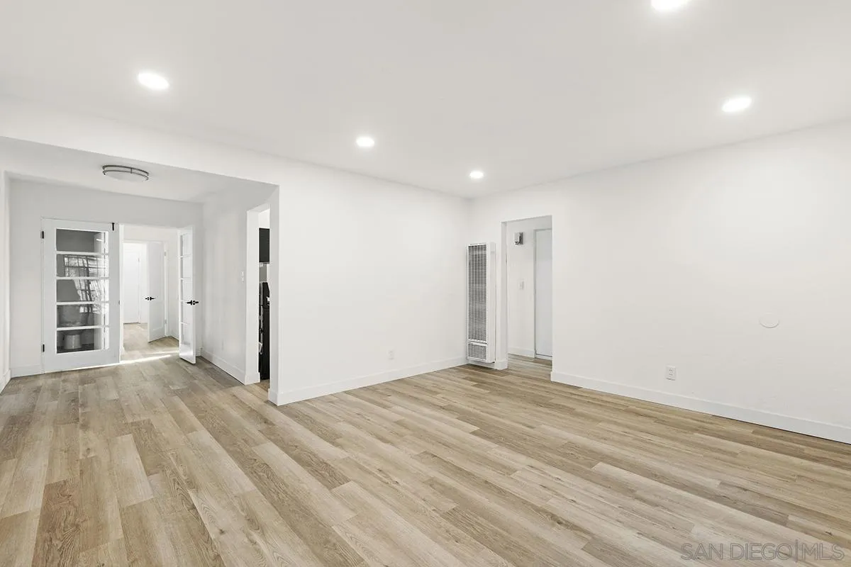 https://cdn.realtyfeed.com/cdn/127/250001002/d6e589445d178eccbf41025e7ad9093f.webp