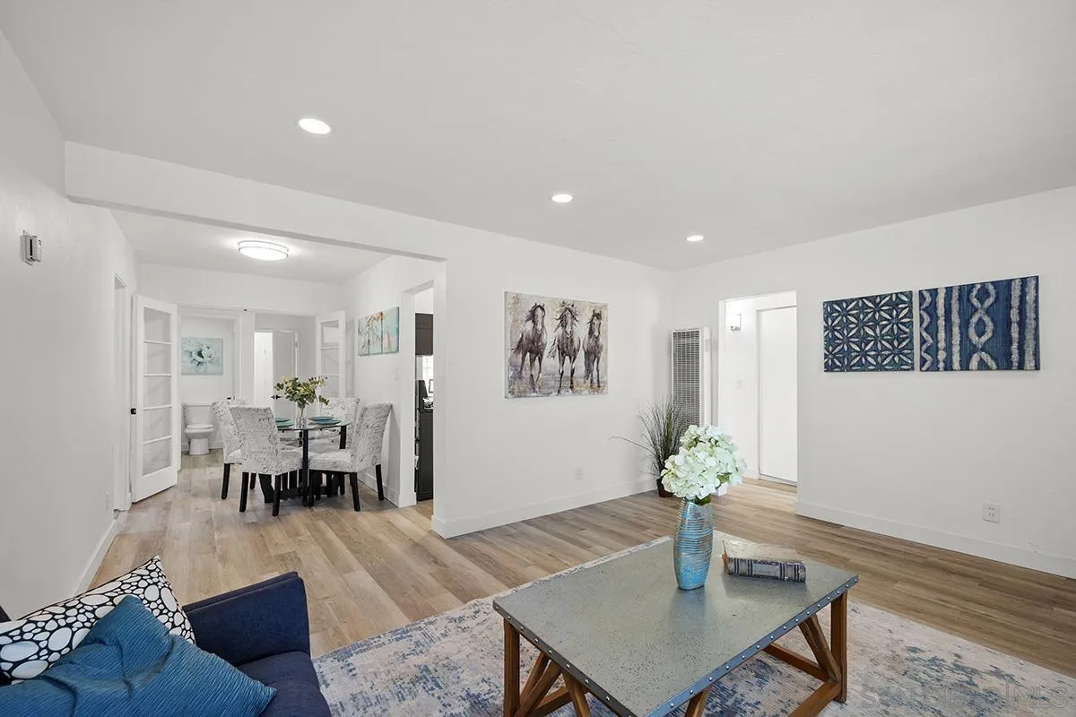https://cdn.realtyfeed.com/cdn/127/250001002/e5123708bb793f088d8f43f68393fef2.webp