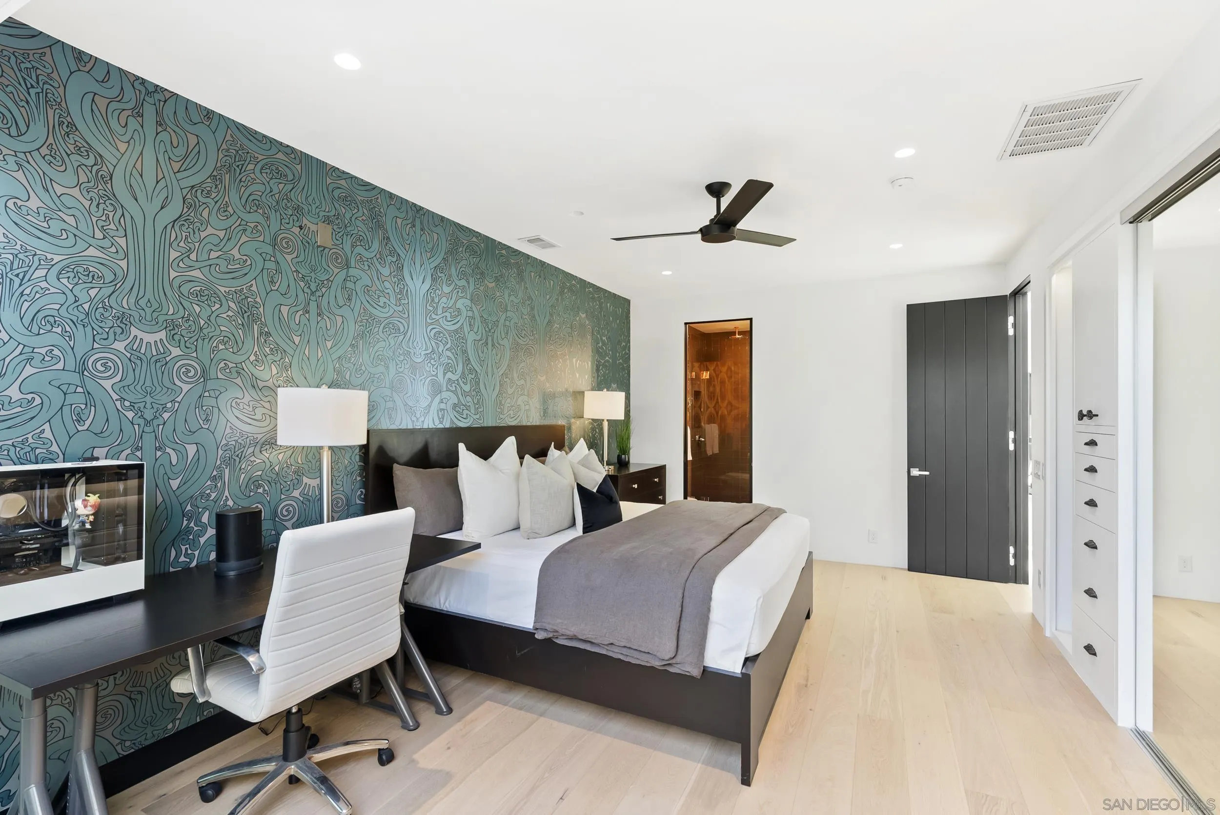 1376 S Coast Highway 101, Encinitas, Ca 92024 - Main photo, Encinitas, CA