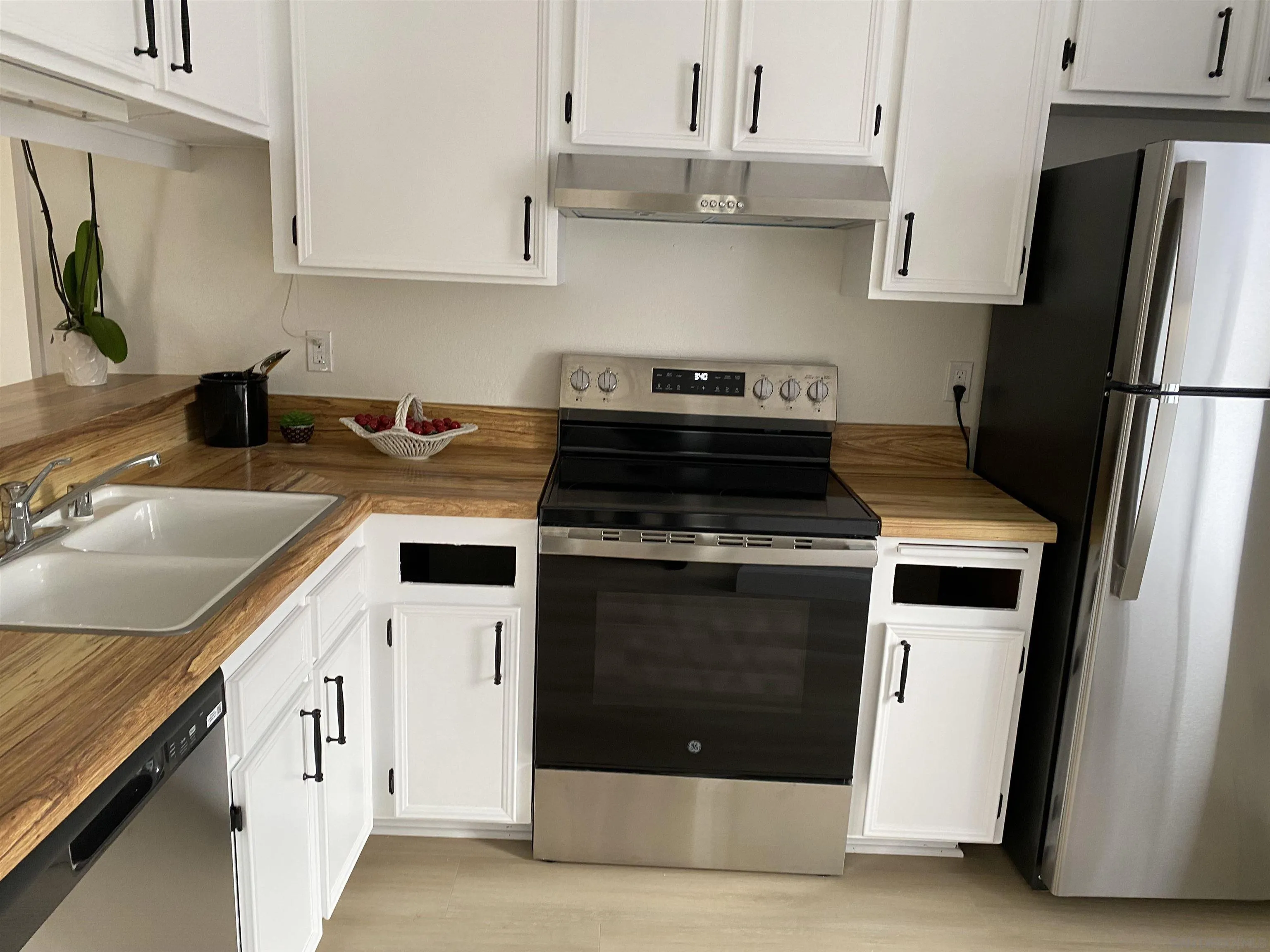 Photo #3: 250001251 Listing 