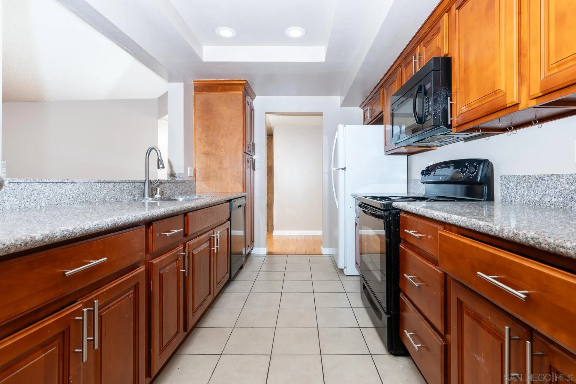 Photo #3: 250001359 Listing 