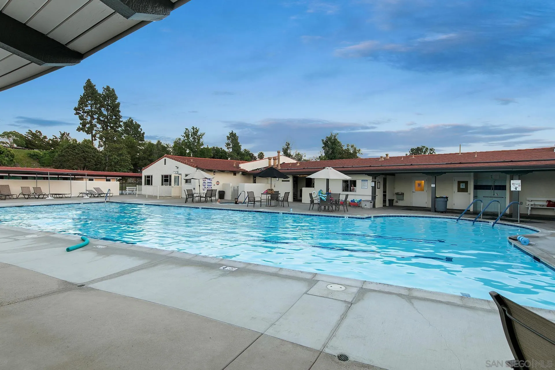 https://cdn.realtyfeed.com/cdn/127/250001365/4a3d38a4dedfd102414217dab256548f.webp