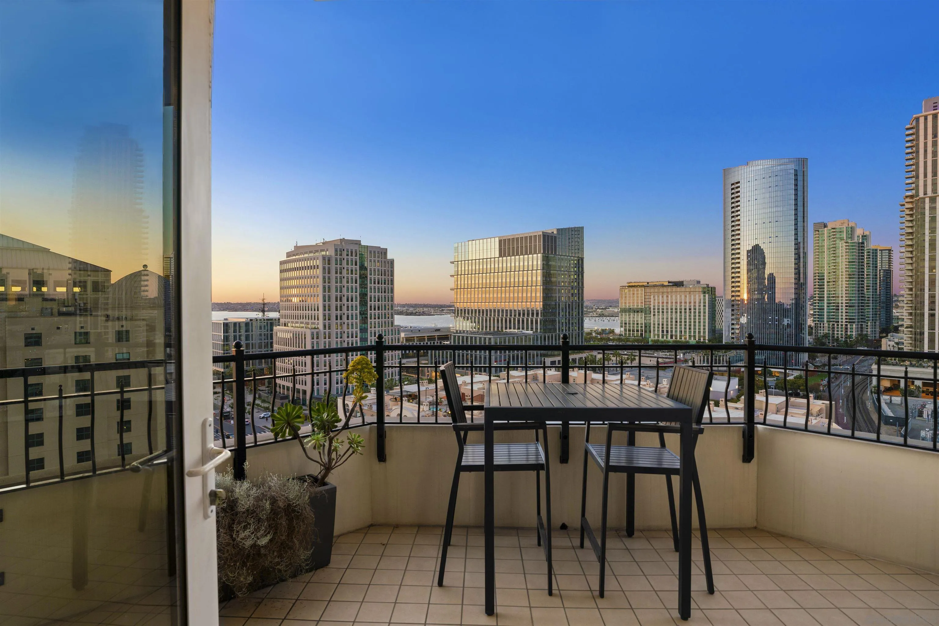 Photo #2: 250001369 Listing 