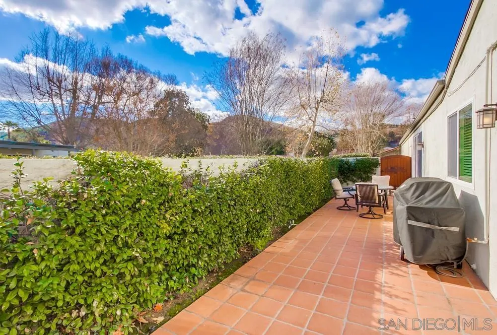 https://cdn.realtyfeed.com/cdn/127/250016859/321c3d9266b4cc39a2c4857c40e6be0f.webp
