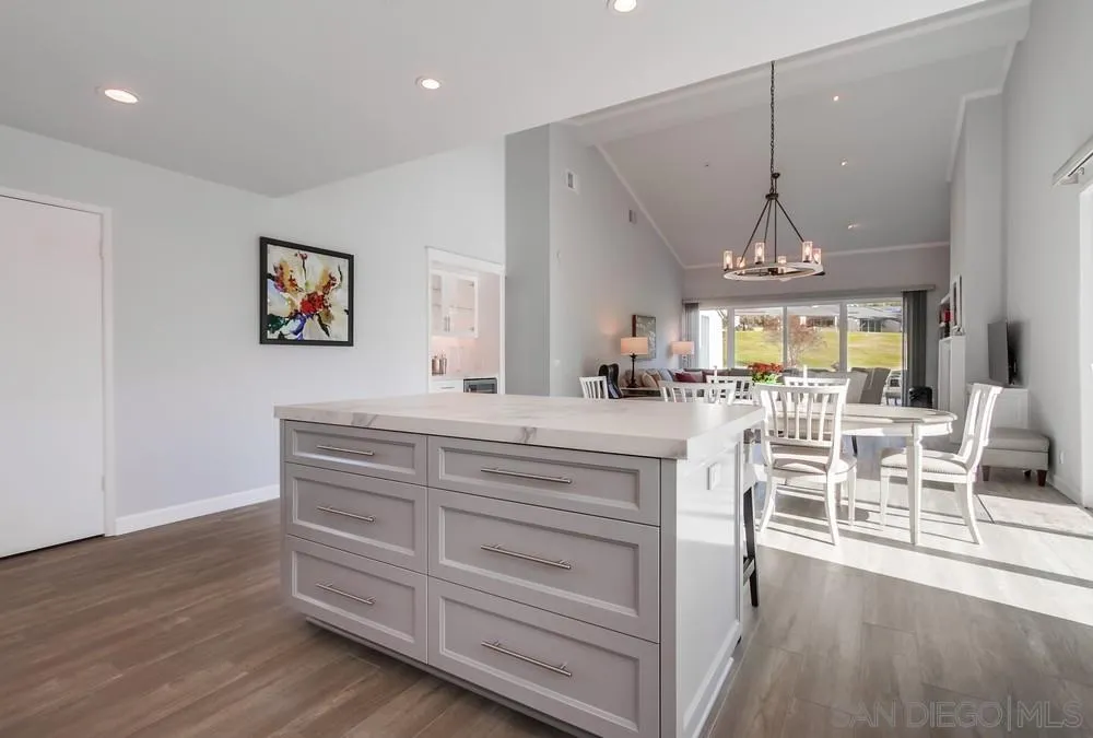 https://cdn.realtyfeed.com/cdn/127/250016859/5b641eec351ffe23ccb579c3f84fdb02.webp