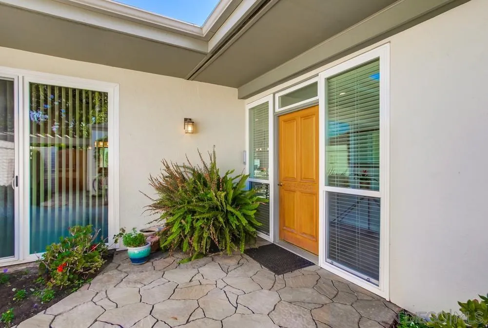 https://cdn.realtyfeed.com/cdn/127/250016859/761a72aec1ac9470e4fe7359855078a0.webp