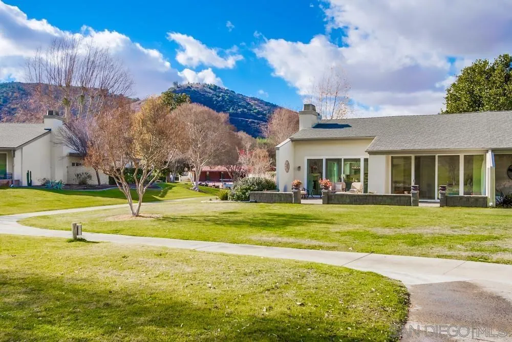 https://cdn.realtyfeed.com/cdn/127/250016859/e996fe0ef601d2ead0695c3e3e71b38d.webp
