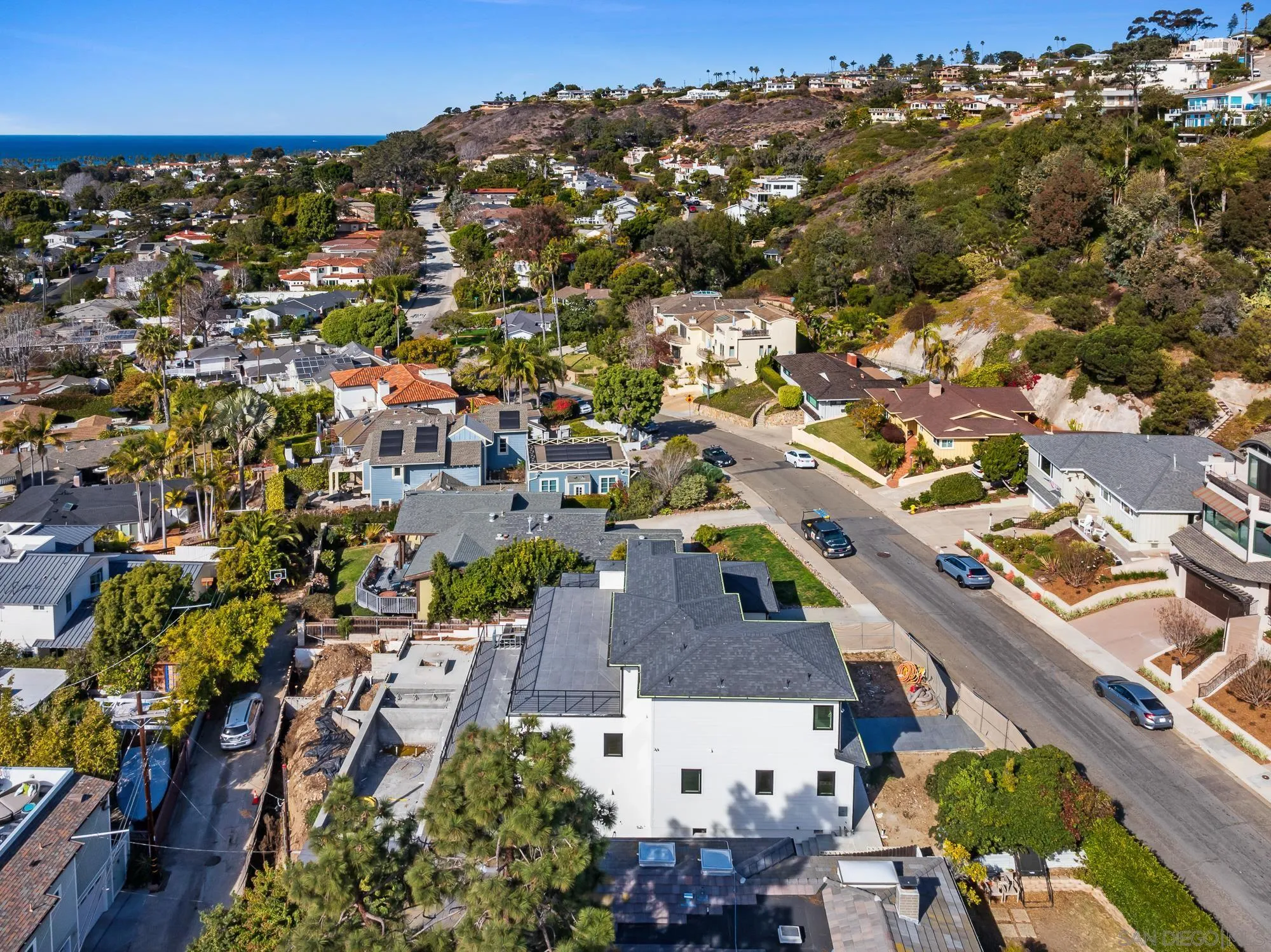 https://cdn.realtyfeed.com/cdn/127/250016873/777e71b887760de716a4b2e6a208de21.webp