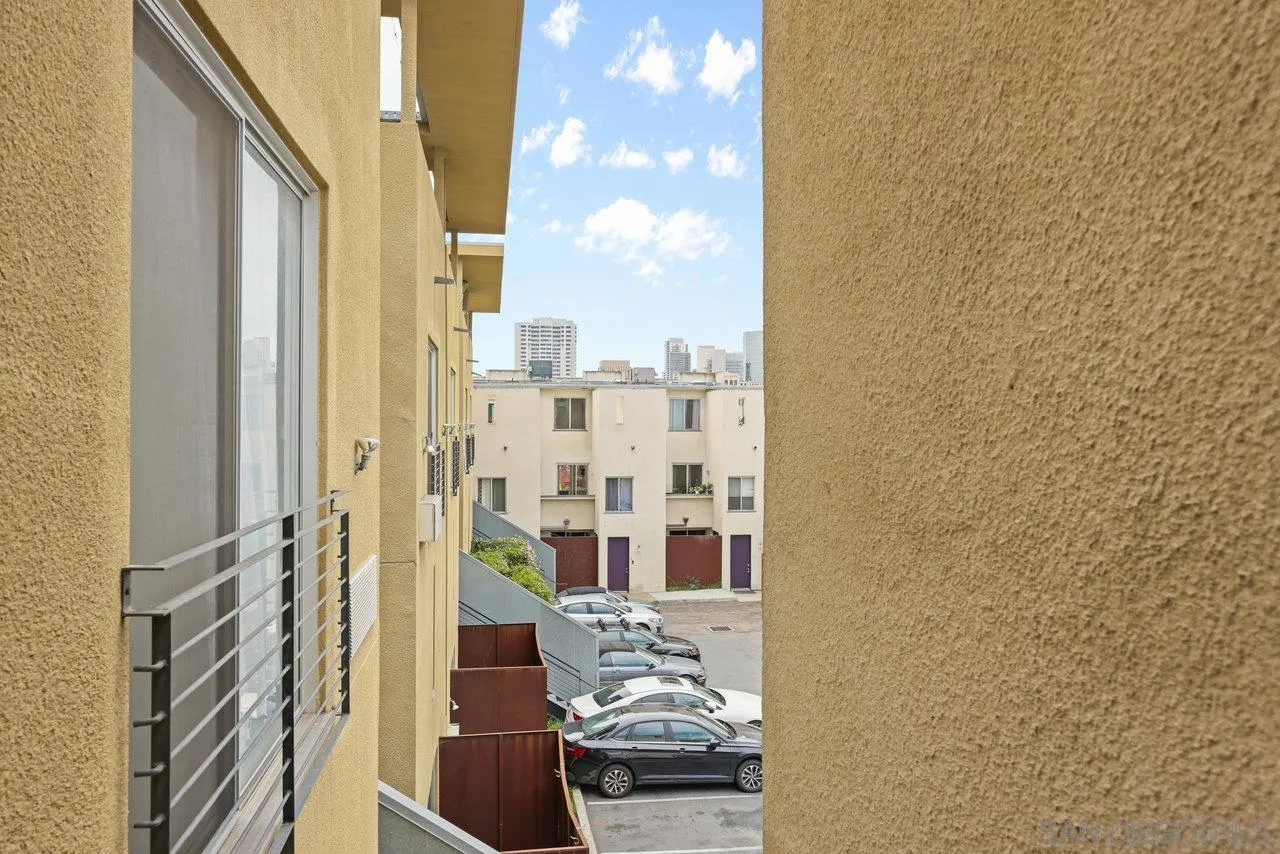 https://cdn.realtyfeed.com/cdn/127/250016906/c9da92e161f44d5c2a12e7b4c62c67d4.webp