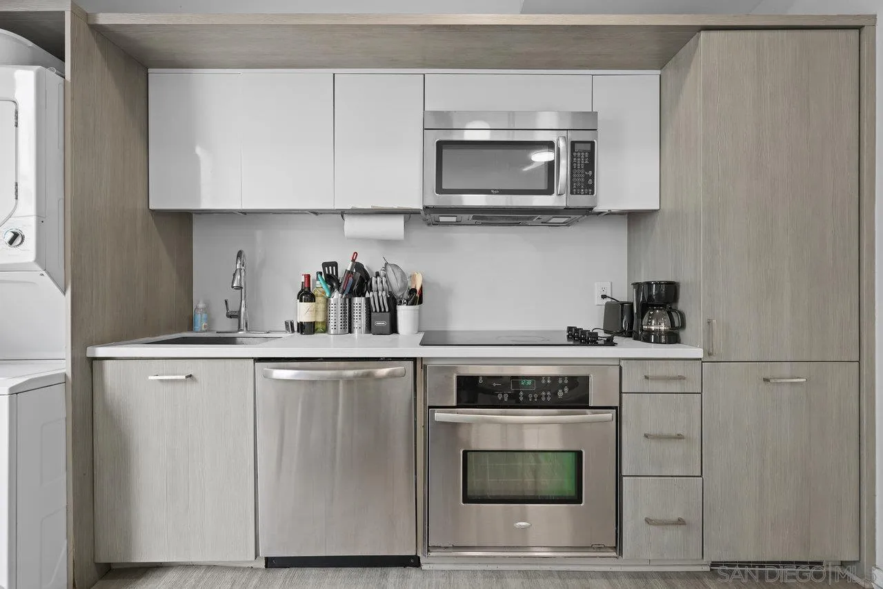 https://cdn.realtyfeed.com/cdn/127/250016906/eb2a4c0667c4986de28caedf2083d2b8.webp