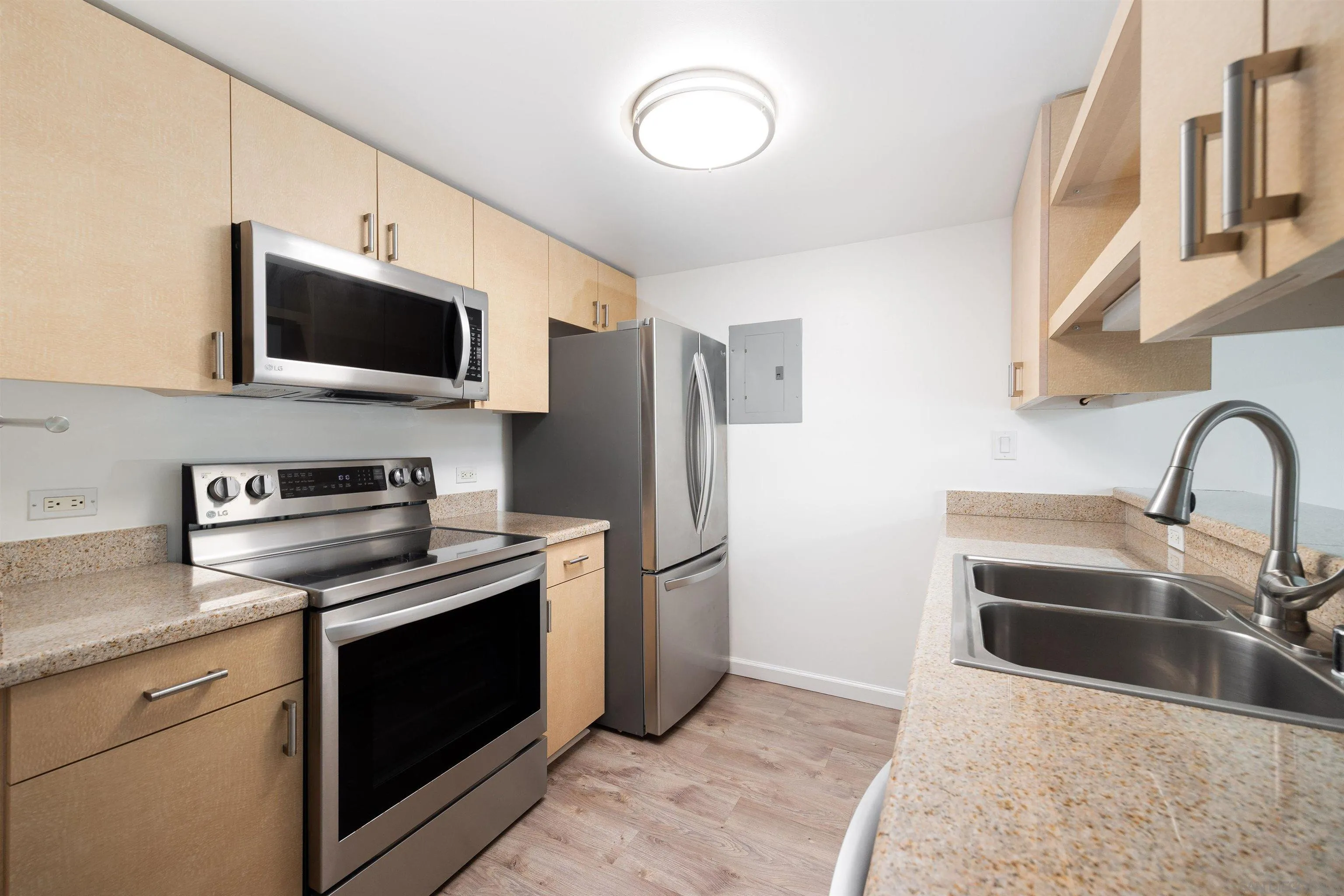 Photo #5: 250017006 Listing 