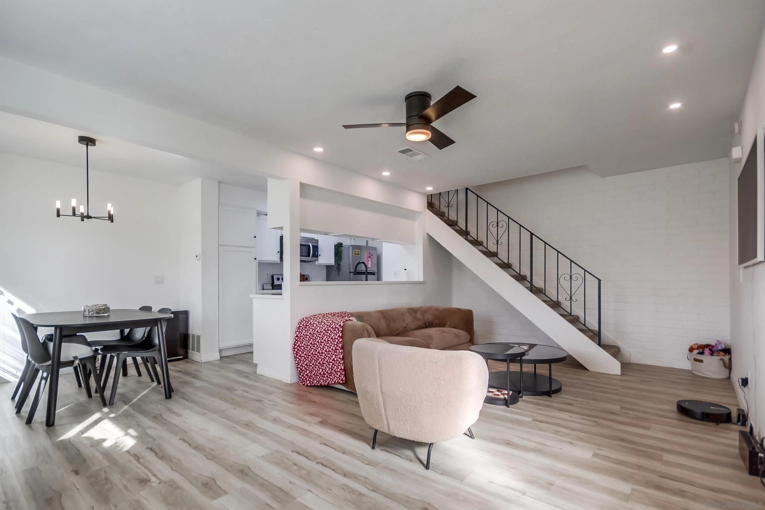 Photo #3: 250017119 Listing 
