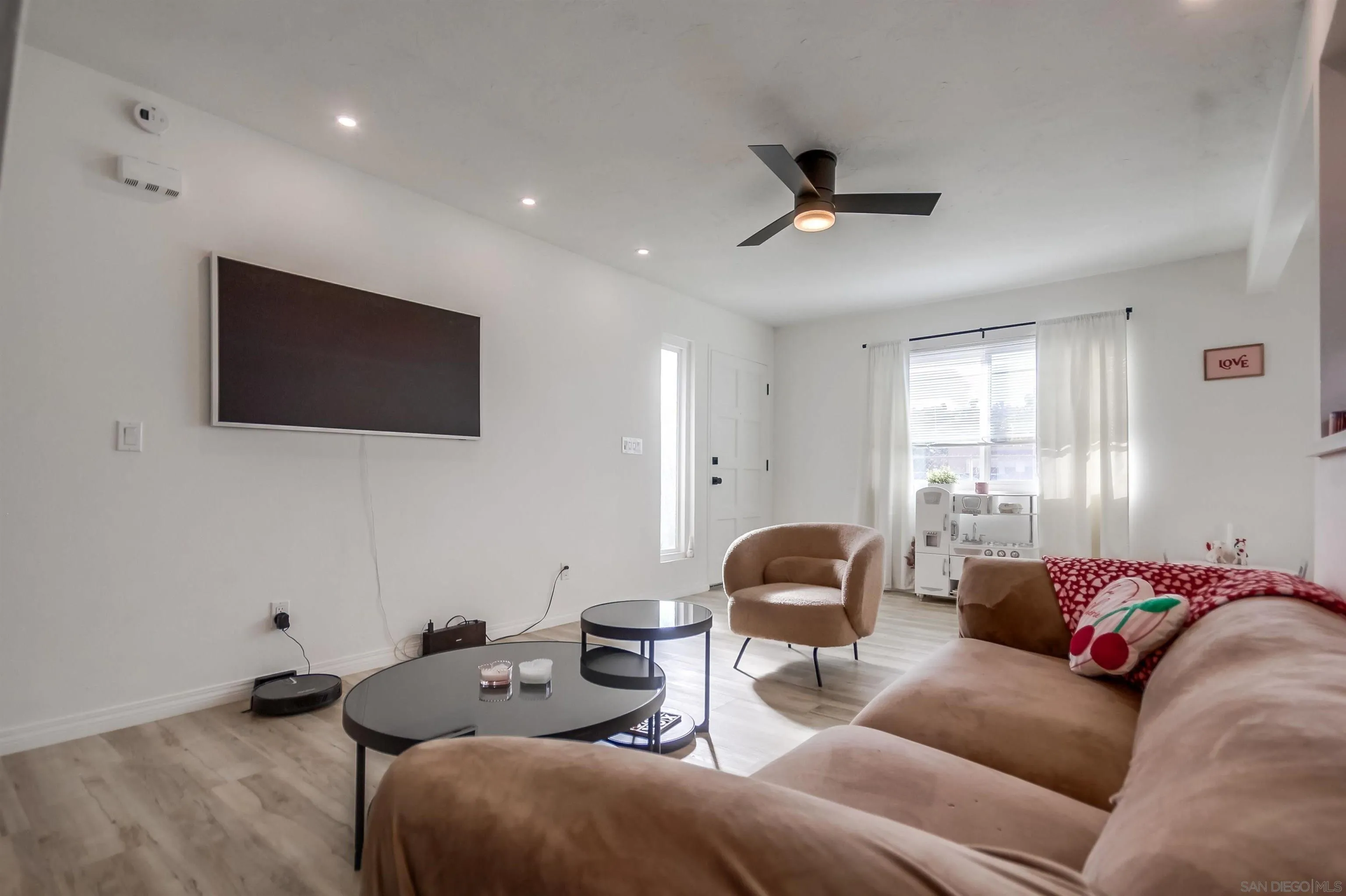 Photo #2: 250017119 Listing 
